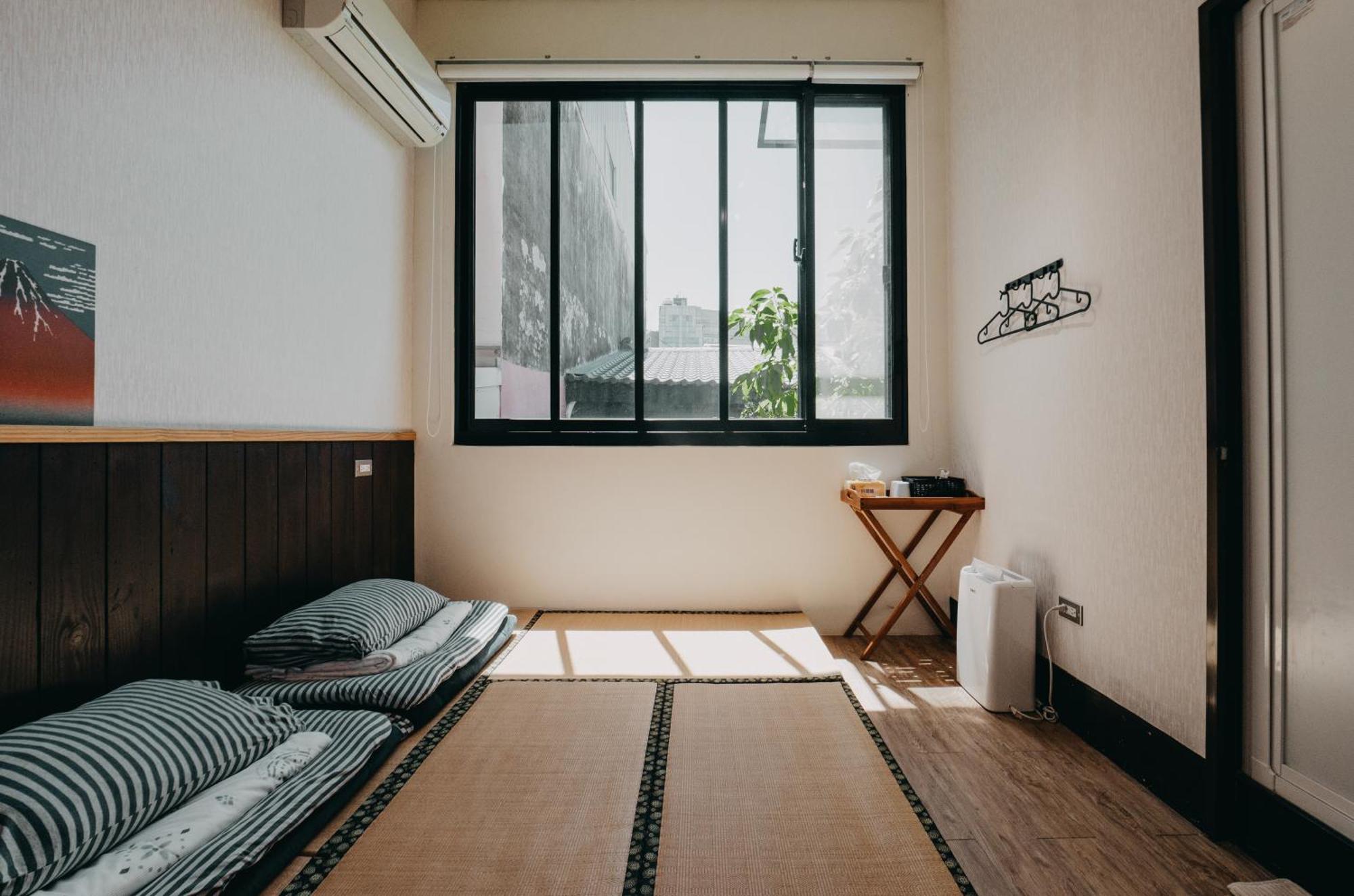 Appartement 成功古巷民宿 6-16人可包棟 à Tainan Extérieur photo